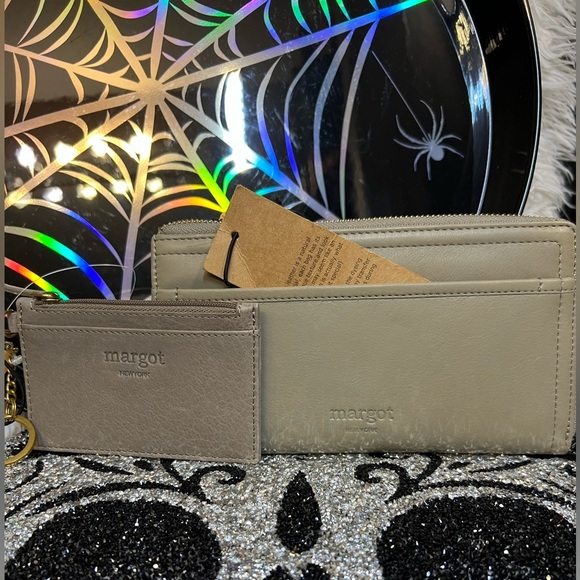 ❤️NWT-MARGOT NEW YORK LEATHER KATE CARD CASE KEY CHAIN & PATTY ENVELOPE WALLET❤️ - Picture 1 of 15